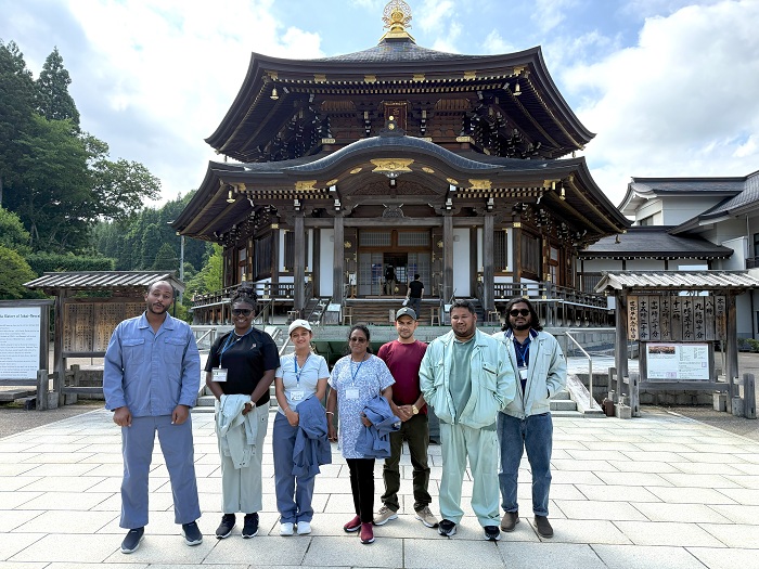 定義如来の見学