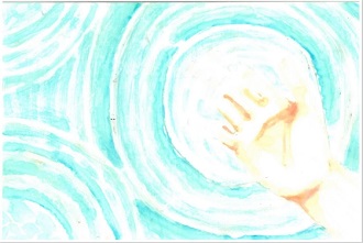 水面に広がる波紋の中に、そっと手を入れている様子を、透明感のある水色のグラデーションと繊細な筆致で描いた絵画作品